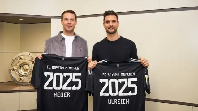 דניאל פרץ יחכה. אולרייך ונוייר (צילום: אתר רשמי, באיירן מינכן)