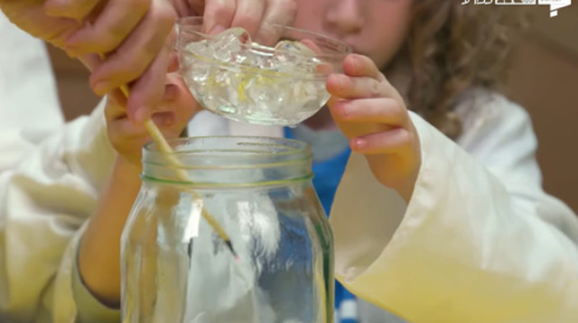 בניסוי שלנו השתמשנו בעשן בתור אירוסול המשמש גרעין התעבות לאדי המים  (צילום: עידן גליקזליג )