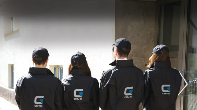 מאבטחים (צילום: בן אליהו)