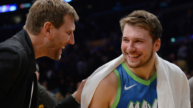 לוקה דונצ'יץ' שחקן דאלאס מאבריקס עם דירק נוביצקי (צילום: רויטרס)