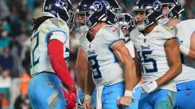 שחקני טנסי טייטאנס חוגגים (צילום: GettyImages, Cooper Neill)