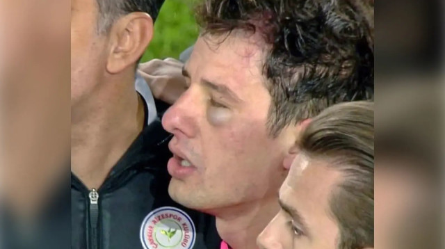 השופט הטורקי חליל אומוט מלר (צילום: עיבוד תמונה, טוויטר, צילום מסך)