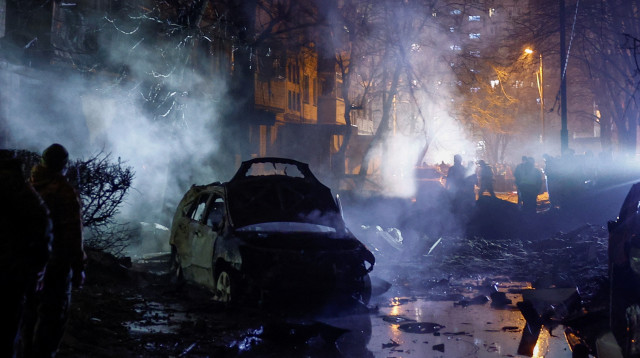 הפצצות מאסיביות בקייב (צילום: REUTERS/Valentyn Ogirenko)