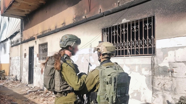 לוחמות ברצועת עזה (צילום: טל שלו)