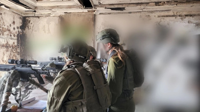 לוחמות ברצועת עזה (צילום: טל שלו)