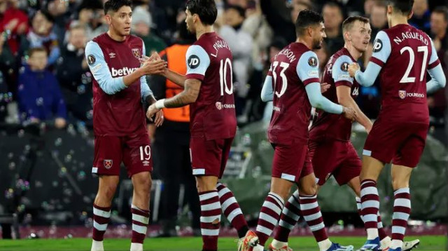 עמדו במשימה. שחקני ווסטהאם חוגגים (צילום: אימג'בנק  GettyImages, Richard Pelham)