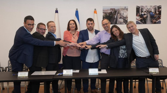 הסכם הסגירה הפיננסית למימון פרויקט הקו הירוק (צילום: דוברות נת"ע)