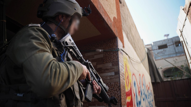 פעילות לוחמי חטיבת 'הראל' בבית חאנון בצפון רצועת עזה (צילום: דובר צה"ל)