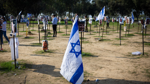 מיצג הנצחה באתר הנובה (צילום: Yonatan Sindel/Flash90)