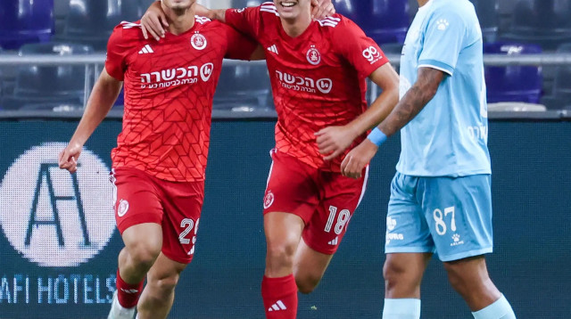 שחקני הפועל תל אביב טל ארצ'ל, רן בנימין (צילום: דני מרון)