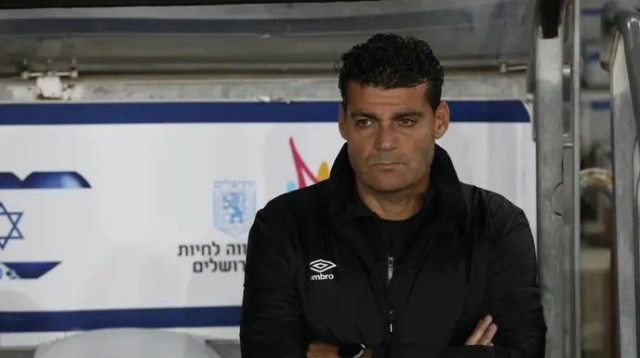 גם הניסיון לרוטציה לא ממש עובד. אביטן (צילום: שלומי גבאי)