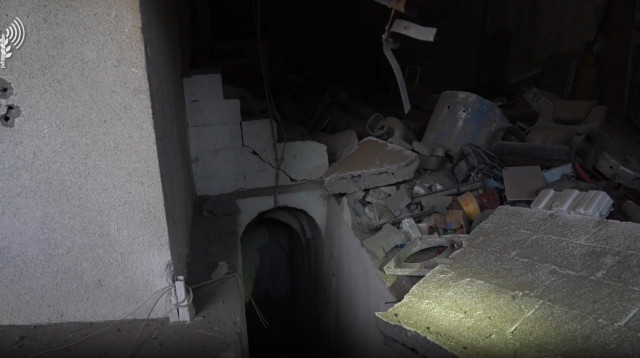 פיר שנחשף בכיכר פלסטין בעזה (צילום: דובר צה"ל)