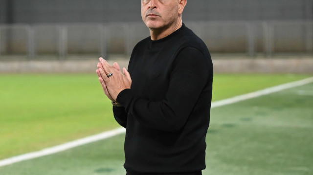 יוסי אבוקסיס מאמן בית"ר ירושלים (צילום: ברני ארדוב)