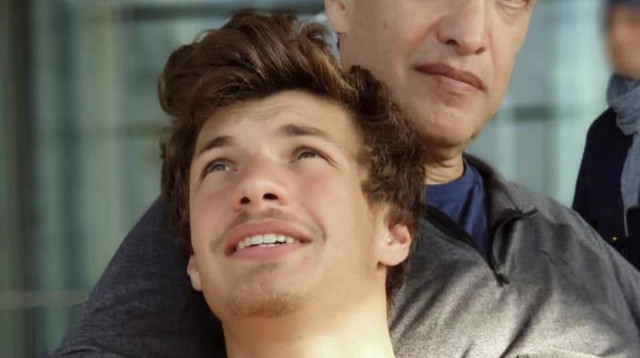 תומר הכהן ואביו (צילום: צילום מסך מתוך רשתות חברתיות)