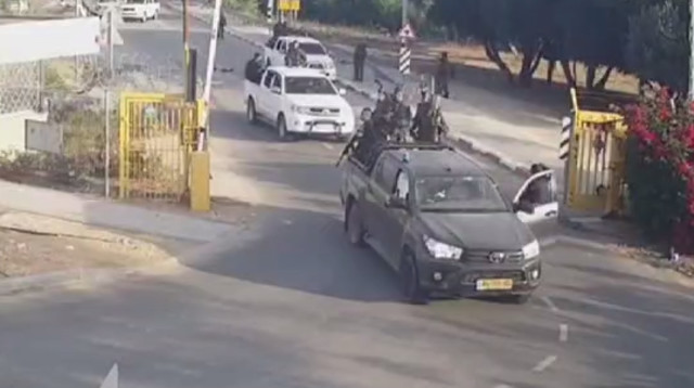 חדירת מחבלי חמאס לקיבוץ רעים (צילום: צילום מסך)