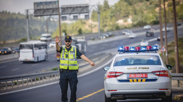 משטרת תנועה (צילום: חיים גולדברג פלאש 90)