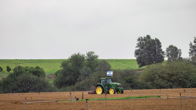 שדה בעוטף חרבות ברזל (צילום: חיים גולדברג פלאש 90)