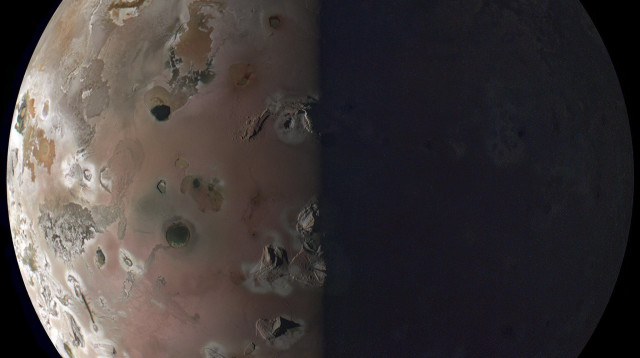 איו - ירח צדק (צילום: נאס"א)