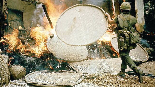 מראות קשים לעיכול. הטבח במיי־לאי  (צילום: Ronald L. Haeberle)