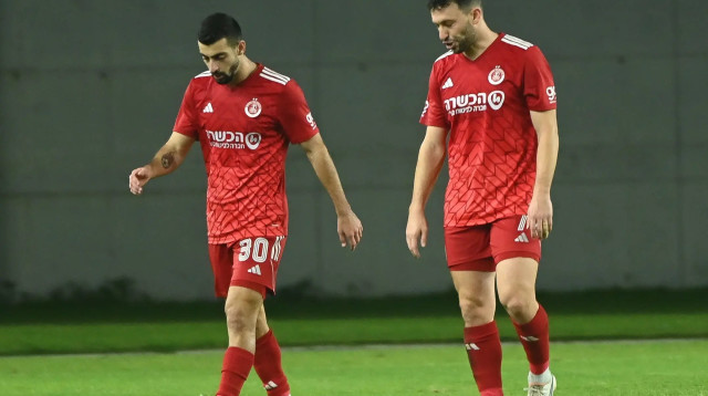 עומרי אלטמן, הישאם לאיוס שחקני הפועל תל אביב מאוכזבים (צילום: ברני ארדוב)