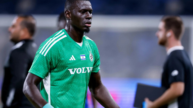 שחקן מכבי חיפה עבדולאי סק (צילום: מאור אלקסלסי)