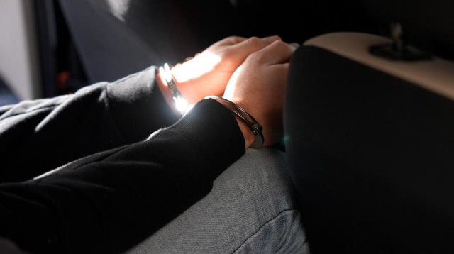 מעצר (צילום: דוברות המשטרה)