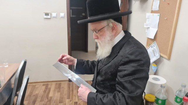 הגאון הרב אליעזר ליבר שנעעבאלג רב ואב"ד עדזשווער לונדון (צילום: יח"צ)