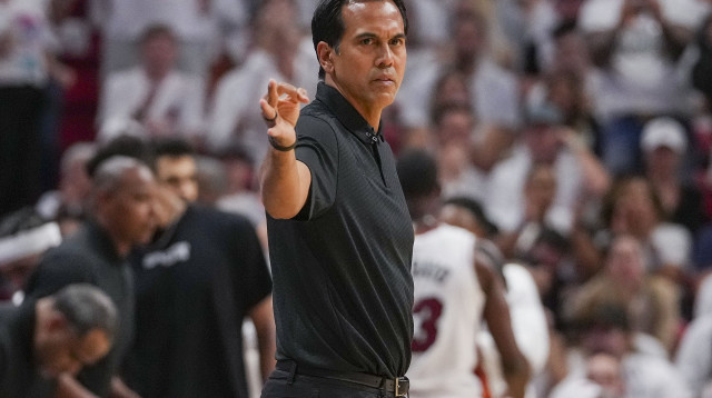 פופוביץ', קר, והוא. אף אחד אחר לא קרוב. ספולסטרה (צילום: GettyImages, Eric Espada)