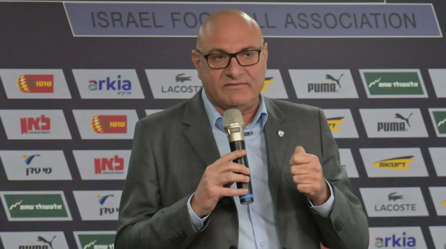 יו"ר ההתאחדות לכדורגל שינו זוארץ (צילום: ניב אהרונסון)