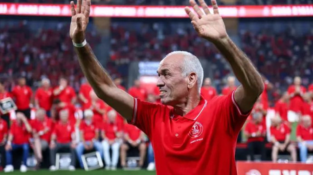 שיאן ההופעות של הפועל תל אביב, יענקה אקהויז (צילום: דני מרון)