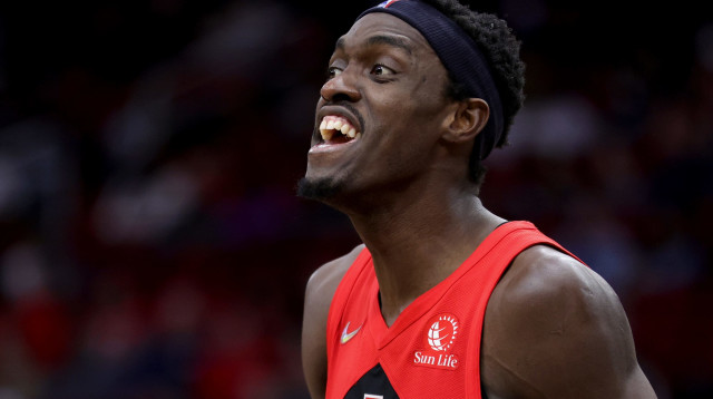 לא כוחות. סיאקם וטורונטו חגגו ביוסטון (צילום: GettyImages, Carmen Mandato)