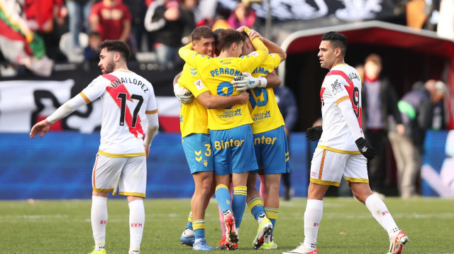 שחקני לאס פלמאס חוגגים, שחקני ראיו וייקאנו מאוכזבים (צילום: GettyImages, Gonzalo Arroyo Moreno)