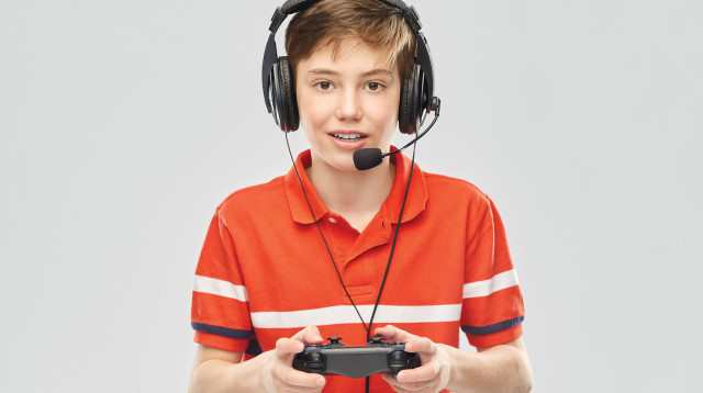 ילד גיימר (צילום: אינג אימג')