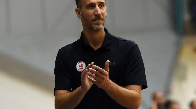 ליאור ליובין מאמן הפועל גלבוע/גליל (צילום: ברני ארדוב)