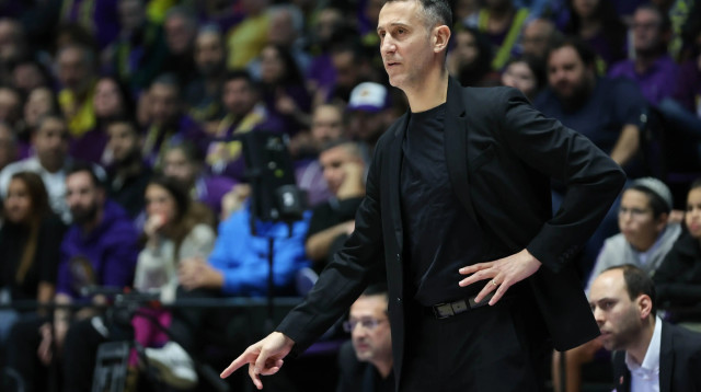 ליאור ליובין, מאמן הפועל באר שבע (צילום: לירון מולדובן)