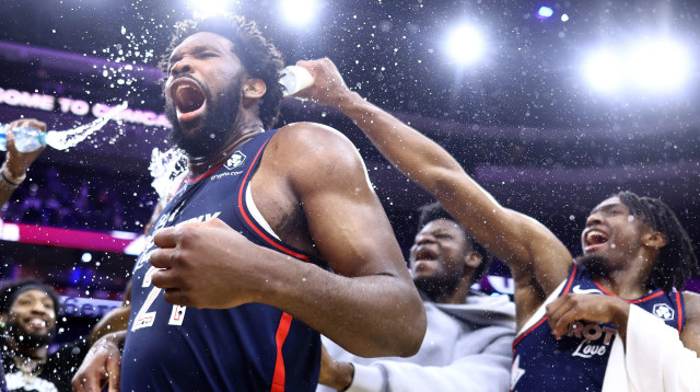 סנטר פילדלפיה 76' ג'ואל אמביד (צילום: GettyImages, Tim Nwachukwu)