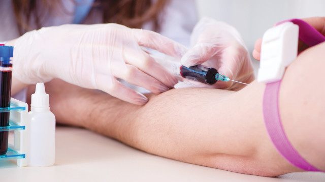 בדיקת דם (צילום: אינג אימג')