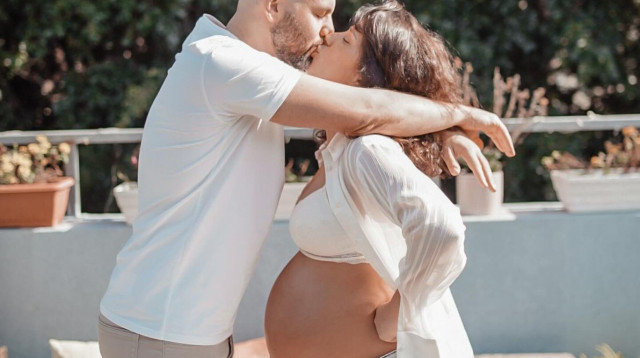 מאי שכטר ומשה יחזקאל בצילומי הריון  (צילום: שירן כפיר)