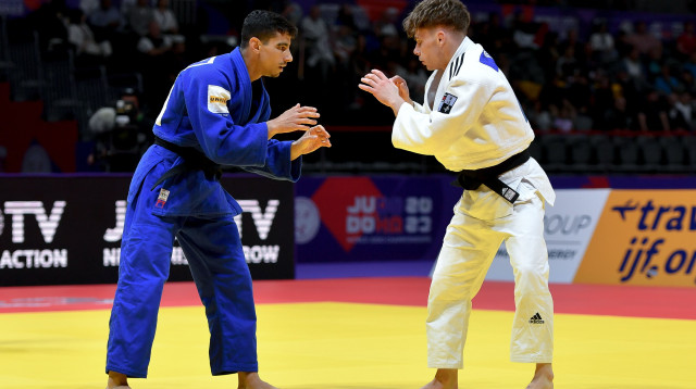 ניצח בקרב הראשון. טל פליקר מול צ'רלי יאנג (צילום: GettyImages, Nikola Krstic/MB Media)