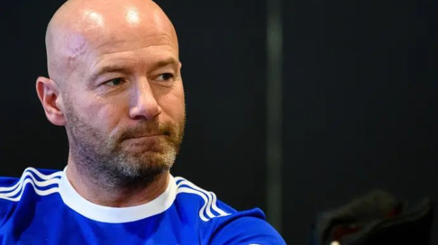 נתן טיפים לסולומון. אלן שירר (צילום: אימג'בנק  GettyImages, ANTHONY WALLACE/AFP)