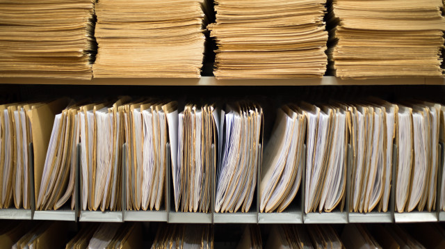 תיק אימוץ, אילוסטרציה (צילום: אינג'אימג')