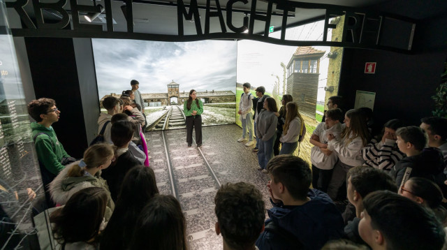 ביקור בני הנוער במוזיאון השואה בעיר פורטו (צילום: CIP/CJP Bizarrro)