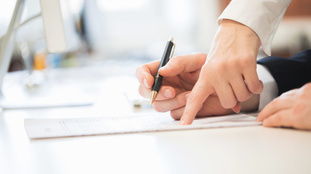 הצבעה על נתונים (צילום: אינגאימג')