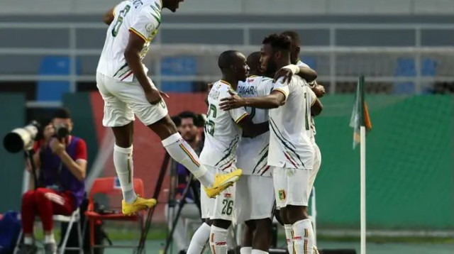 חגיגה בלבן. קוליבאלי (צילום: רויטרס)