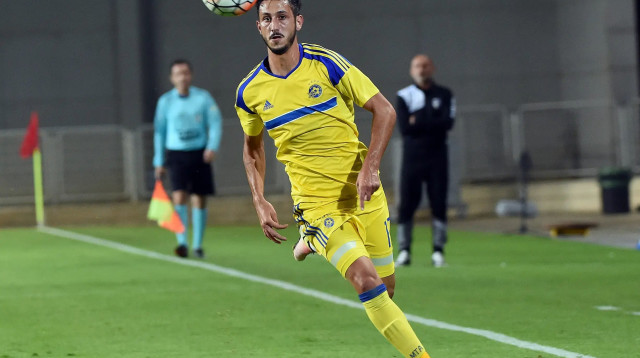 שחקן מכבי תל אביב שגיב יחזקאל (צילום: ברני ארדוב)