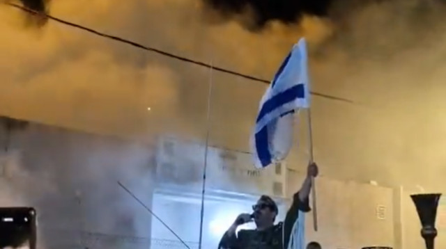 אביהו פנחסוב בהופעה בבסיס צבאי (צילום: שימוש לפי סעיף 27א')