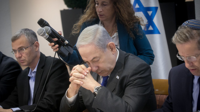 בנימין נתניהו בישיבת ממשלה (צילום: מרים אלסטר, פלאש 90)