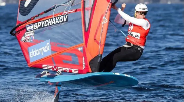בחצי הגמר אחרי יום דרמטי. ספיצ'קוב (צילום: אתר רשמי, sailing energy)