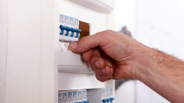 לוח חשמל (צילום: אינג'אימג')