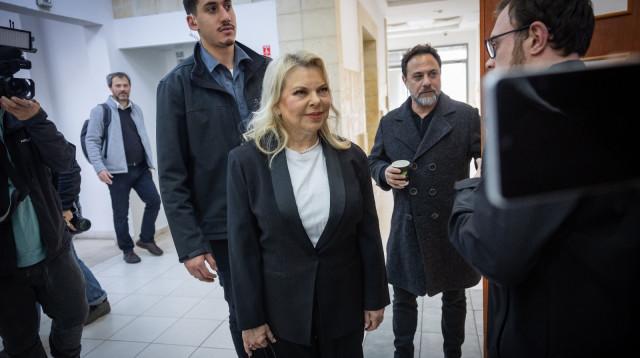 שרה נתניהו בבית המשפט (צילום: יונתן זינדל, פלאש 90)